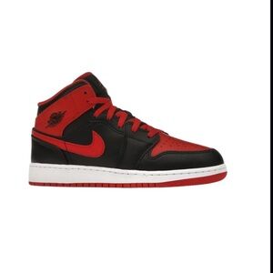 Jordan 1 Mid *BANNED**